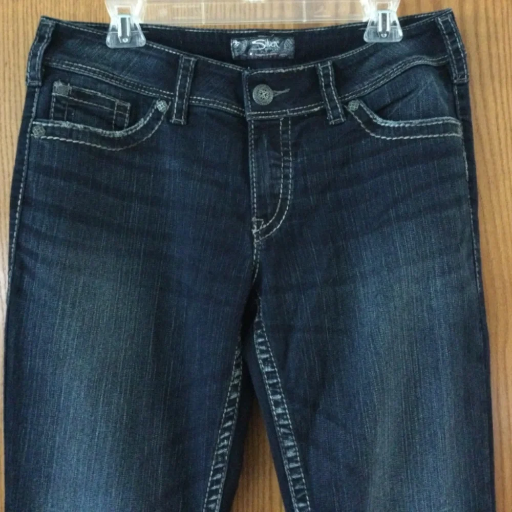 Silver Jeans - Picture 2 of 9